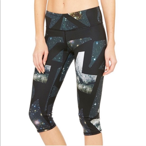 ALO Yoga Pants - Alo Yoga Vapor Space Airbrush Capri Leggings Small